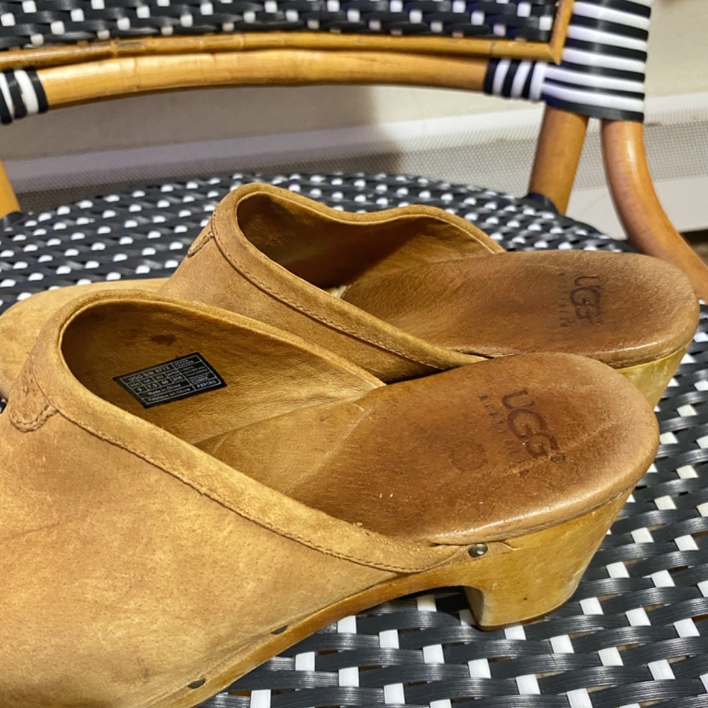 Size 9 Ugg Suede Colorblock Pattern Mules. - image 3